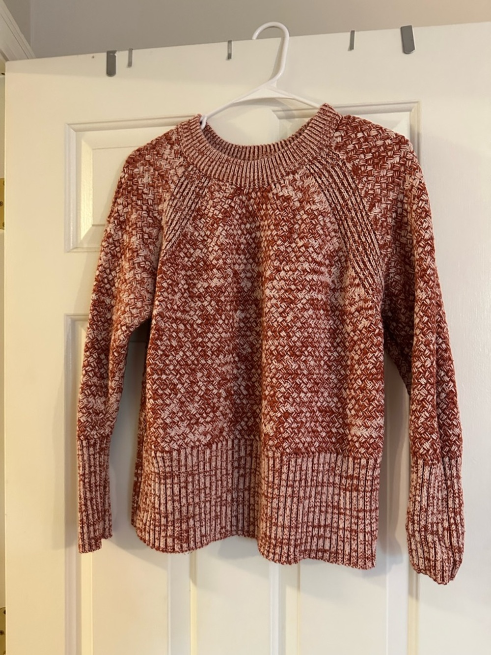 Universal Thread Rust and Cream Marled Crewneck Sweater